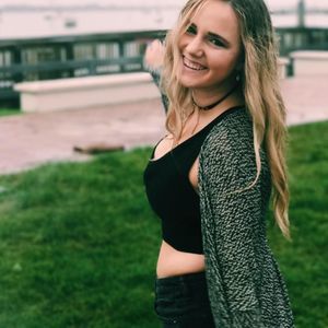 Meet your Posher, Angela